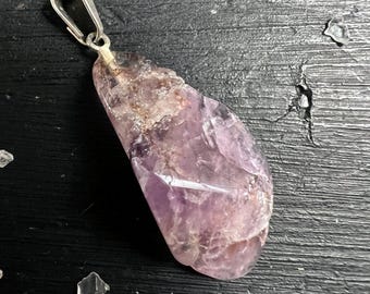 Super Seven hanger met massief sterling zilveren oogje en optionele zilveren ketting.