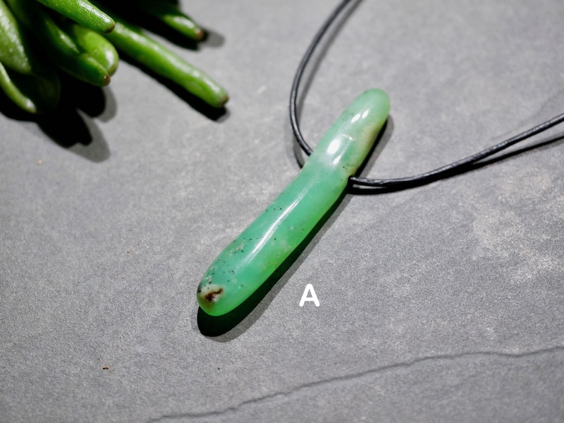 Renewing Energy\u30fbChrysoprase Pendant 2/'/' drilled Australian Chrysoprase Necklace