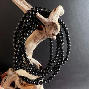 Bracciale in tormalina nera da 4 mm / Delicato cristallo protettivo del Madagascar / Gioiello schermante contro i campi elettromagnetici