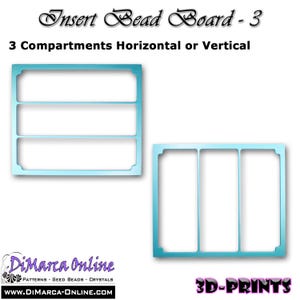 Könnte beinhalten: Ein hellblaues Perlenbrett mit drei Fächern, dargestellt in horizontaler und vertikaler Ausrichtung. Der Text lautet: Insert Bead Board - 3, 3 Compartments Horizontal or Vertical, DiMarca Online und 3D-PRINTS.