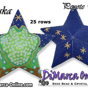 Può includere: Un cuscino a forma di stella blu e verde con un design floreale e dettagli dorati. Il cuscino è composto da 25 file ed è etichettato "Alaska". L'immagine mostra anche un cuscino a forma di stella blu con stelle dorate e il testo "Peyote Star".