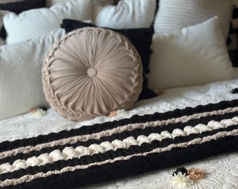 Camino de cama de punto grueso • Bufanda de cama tejida a mano • Decoración moderna y neutra para el dormitorio • Largo personalizado