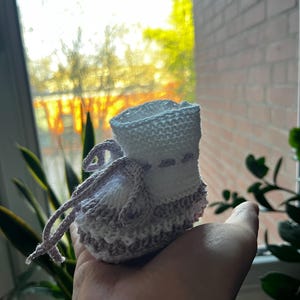 Calcetines de bebé tejidos a mano al crochet
