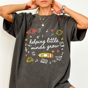 Helping Little Minds Grow PNG, Coquette Teacher Name SVG, Coquette Pencil Bow Png, Trendy Back to School Png,Teacher Appreciation Gift Shirt