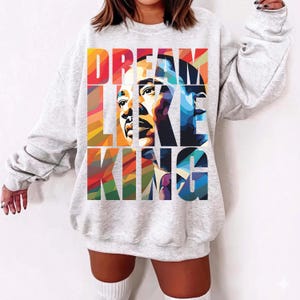 Sogna come un re PNG, maglietta "I have a dream", mese della storia dei neri di Martin Luther King PNG, giorno di Martin Luther King PNG, design della felpa "Be the Dream", maglietta "Sogna come Martin" immagine 3