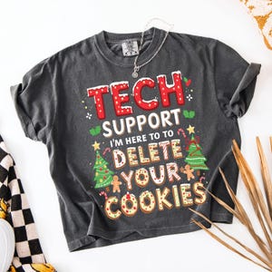 Zabawny świąteczny materiał SVG PNG z pomocą techniczną, koszulka Wesołych Świąt, jestem tutaj, aby usunąć Twoje pliki cookie SVG, koszulka ze świątecznymi swetrami w formacie PNG