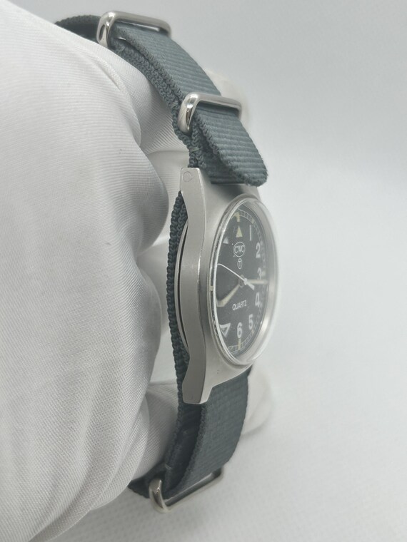 British Military issue CWC w10 2004 quartz watch - image 12