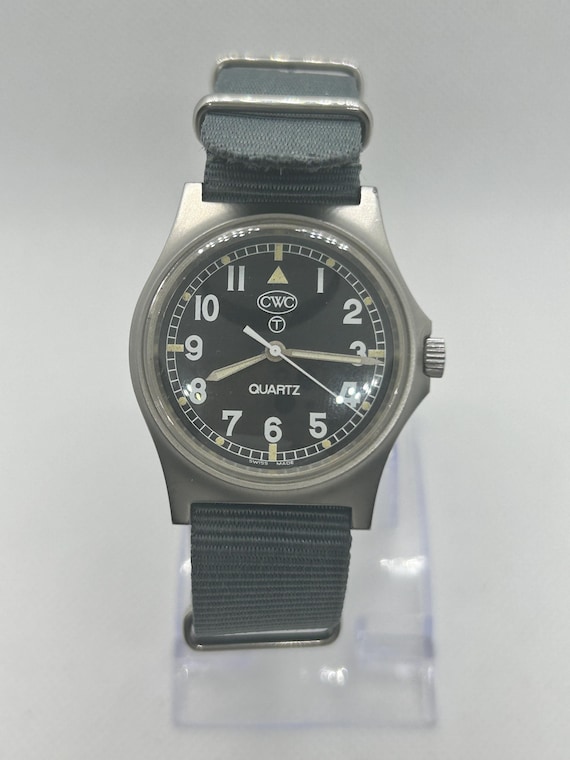 British Military issue CWC w10 2004 quartz watch - image 11
