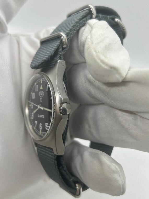 British Military issue CWC w10 2004 quartz watch - image 9