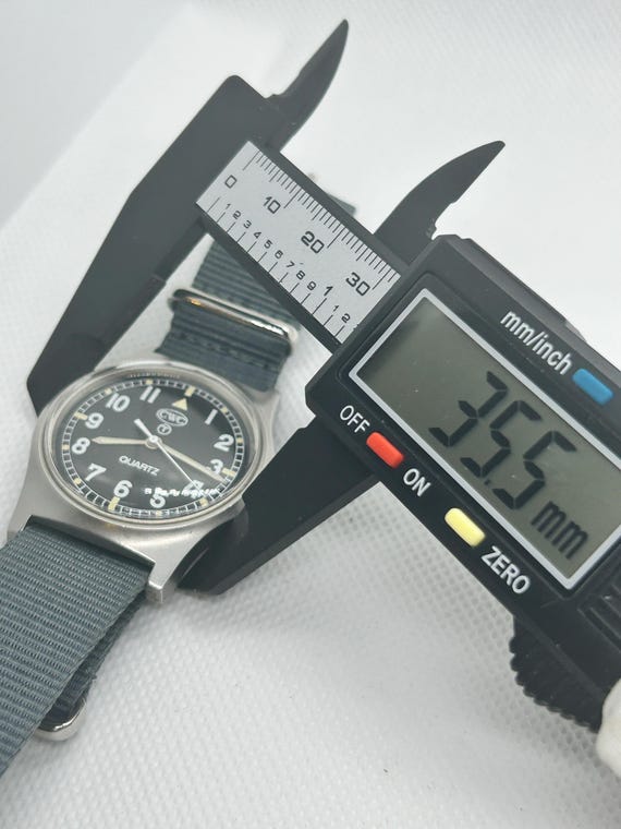 British Military issue CWC w10 2004 quartz watch - image 8