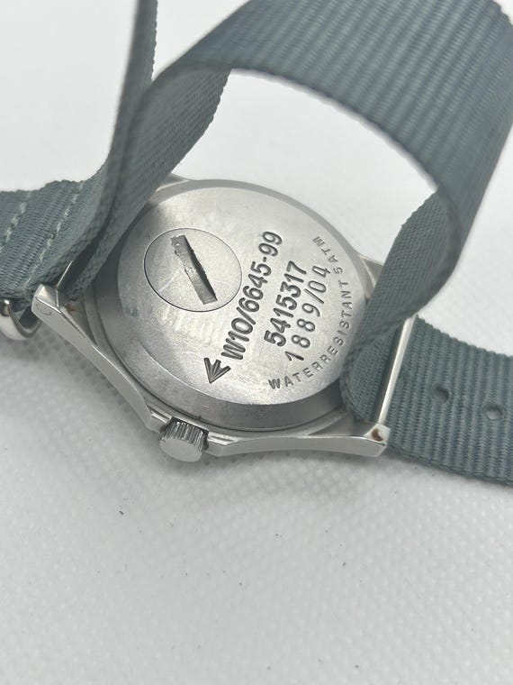 British Military issue CWC w10 2004 quartz watch - image 10