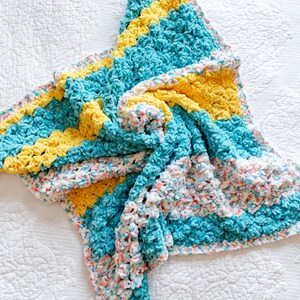 Yellow Baby Blanket - Gender Neutral Crochet Baby Blanket - Handmade Baby Blanket Blue and Yellow - Baby Shower Gift - Crochet Baby Blanket