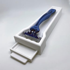 Ergonomic Tray for Holding Shaving Razor With Drip Tray - Fits Most Size Razors - Minimalistic Design - Razor Tray V2