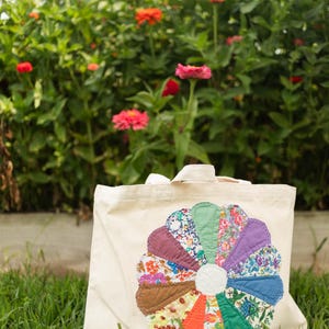 Bolsa tote com peça de colcha vintage