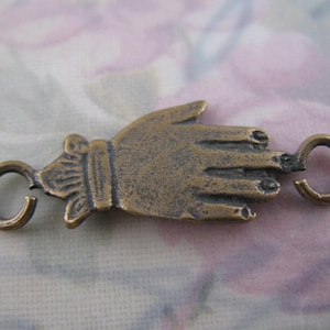 Solid Bronze Hand Links Jewelry Connectors Victorian Style Jewelry Bracelet Links Necklace Clasps Bronze Findings Jewelry Parts