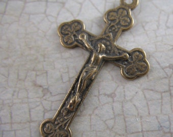 Small Crucifix Little Clovers Rosary Parts Religious Charms Catholic Pendants Irish Crucifix Religious Jewelry Catholic Medals
