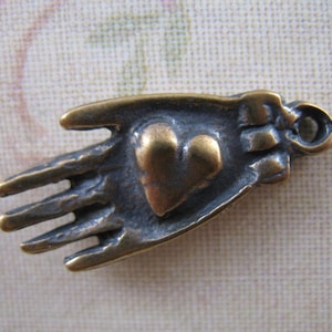 Solid Bronze Heart In Hand Milagros Religious Charms Shaker Style Jewelry Findings Charity Hand Pendants Hand Jewelry