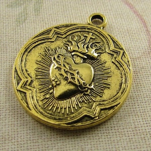 Sacred Heart of Jesus French Religious Pendant Religious Charm Catholic Medals Gold Charms