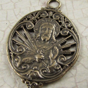 Solid Bronze Sacred Heart of Jesus Religious Medal Catholic Pendants Bronze Rosary Parts Religious Jewelry