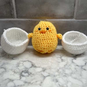 Kleines Küken | Küken | Gehäkeltes Küken | Kleines Küken Plüsch | Huhn im Ei | Huhn und Ei | Häkelei | Gehäkelte Plüsch | Gefüllte Chic