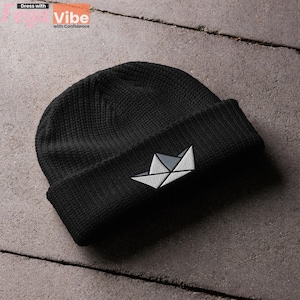 Origami Boat Beanie Hat – Cream Knit Cuffed Beanie, Minimalist Embroidered Patch, Unisex Winter Hat, Aesthetic Streetwear Gift