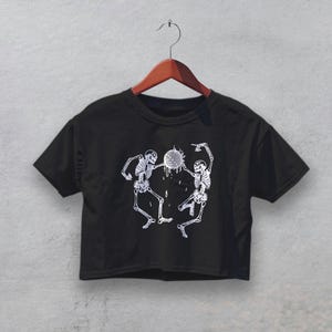 Skeleton Dance Crop Top – Gothic Halloween Aesthetic Shirt, Alternative Black Tee for Women, Spooky Disco Skull Shirt, Creepy Cute Crop Tee