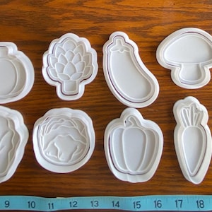 Emporte-pièces aux légumes avec tampons