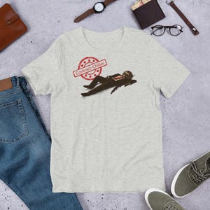 Funny &quot;Contract Chiller&quot; Sloth T-Shirt – Business Sloth in Suit, Hilarious Gift for Relaxed People & Office Humor Fans