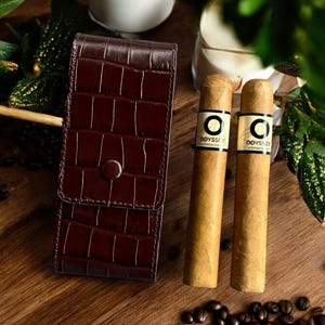 Handmade Italy Vegetable Tanned Leather Cigar Case, Leather Cigar Cases, Cigar Cover, Cigar Leather Humidor 2 to 3 tubes, Luxury Cigar Cases