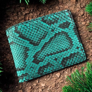 Ręcznie robiony portfel dwuskładany z turkusowej skóry pytona: Niestandardowy portfel egzotyczny
