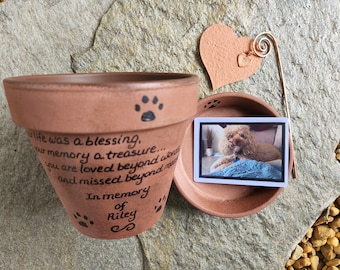 Pet Loss Gift, Dog Memorial, Cat Memorial, Pet Sympathy Gift, Painted Flower Pot, Memorial for Pet, Garden Pet Memorial, Dog Loss Gift