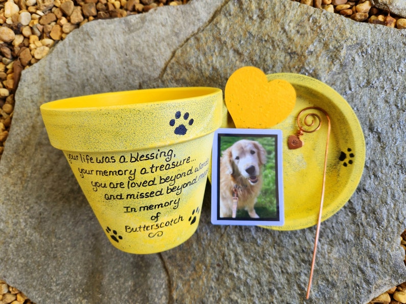 Pet Memorial with Photo, Pet Memorial Planter, Memorial Gift Dog, Memorial Gift Cat, Garden Pet Memorial, Sympathy Dog Loss, Sympathy Cat yellow