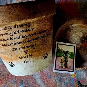 Personalized pet memorial planter with custom name and message.  Shown in bronze gradient.
