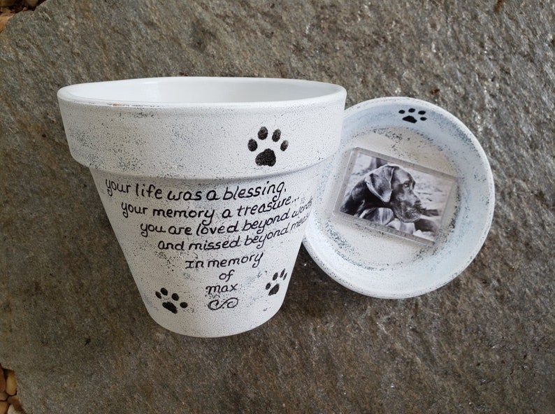 Pet Memorial with Photo, Pet Memorial Planter, Memorial Gift Dog, Memorial Gift Cat, Garden Pet Memorial, Sympathy Dog Loss, Sympathy Cat rustic white