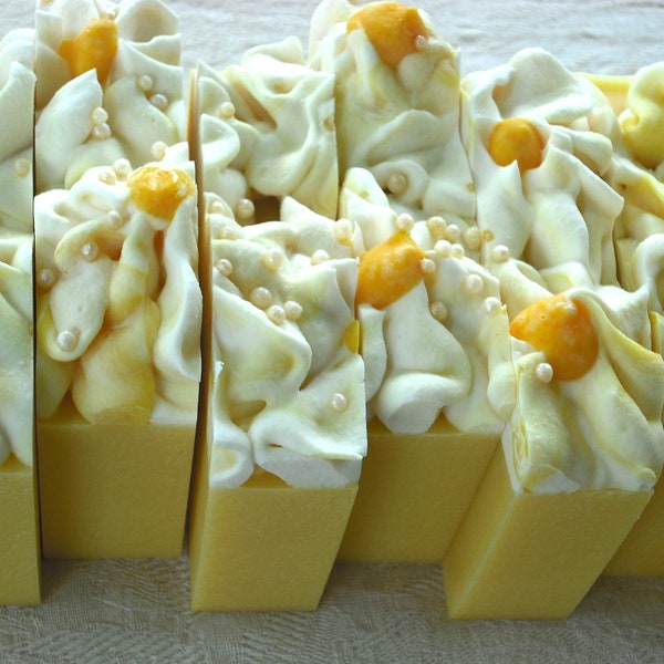 Lemon Delight Soap Essential Oil Soap Lemon and Litsea / Handmade Artisan Soap Cold Process Soap