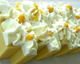 Lemon Delight Soap Essential Oil Soap Lemon and Litsea / Handmade Artisan Soap Cold Process Soap