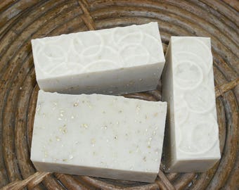 Pumice Soap / For Mechanics, Gardeners or anyone with dirt ridden hands / Pumice Powder, Neem Oil, Oatmeal / Handmade Exfoliation Soap