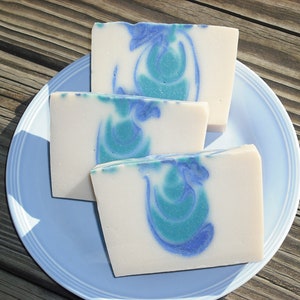 Sandalwood Soap / Mens Soap / Masculine scented Soap / Cold Process Handmade Soap