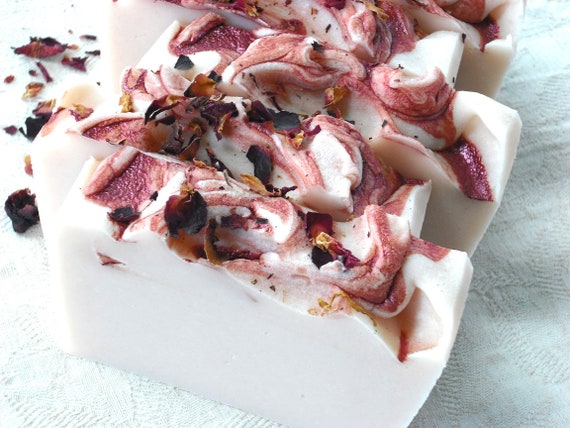 English Tea Rose Soap / Rose Scented Soap / Artisan Handmade Soap Bar