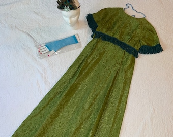 Regency green dress gown COSTUME womens size S 4? Halloween Jane Austen Pride & Prejudice Empire Bridgerton gown headband