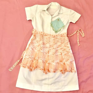 Diner waitress 50-60s Flo Alice vintage white dress uniform crochet apron hanky pin women’s sz. M 12?