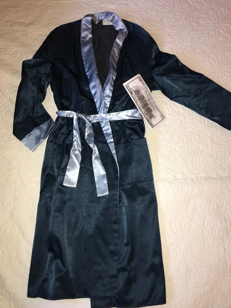 Hugh Hefner Red Velvet Playboy Smoking Jacket /& Scarf Fancy Dress Costume S-L