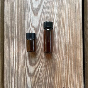 Organic Jasmine sambac absolute, organic Jasmine grand absolute, hexane free, India vintage 2000, Superior and Rare mellow jasmine