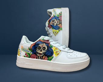Zapatillas personalizadas pintadas a mano – Tus personajes favoritos – Arte único en zapatos – Cualquier temática – Regalo personalizado – Arte para vestir