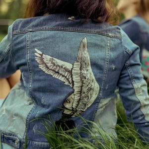Hand-Painted Denim Jacket – Custom Artwear – Unique Street Style – Personalized Gift – Art on Jacket – Wearable Art – Painted Jean Jacket