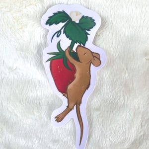 Sticker souris fraise | Sticker vinyle, Finition mate, Mignon, Sticker animal, Souris, Fraise, Kawaii