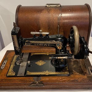 1920s IDEAL Hand Crank Sewing Machine: Ornate Decals & Carved Case