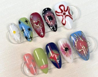 Uñas coloridas con diseños únicos de arte abstracto, uñas imaginativas pintadas a mano, uñas con grafiti, uñas coloridas de verano, uñas almendradas
