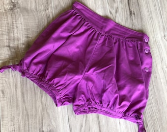 Vintage 80s High Waist Bubble Hem Side Button Hot Pants Bloomer Shorts XXS