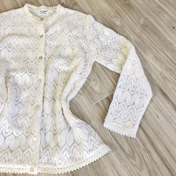 60s White Crochet Cardigan Sweater Blouse XS S - image 2